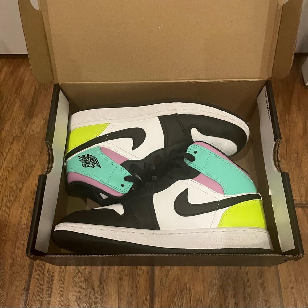Nike Air Jordan 1 Mid “Pastel”